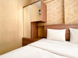 Cozy and Minimalist 2BR at Mutiara Bekasi Apartment By Travelio - 1