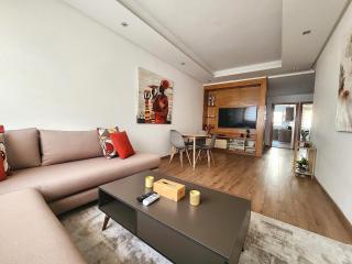 One-Five Racine by IB Signature, Stylish 2BR Apt, 24x7 Security, WiFi, Self check-in, City View, City Centre, close to cafes and restaurants - Casablanca - 0