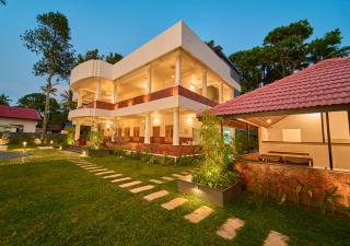 VOYE HOMES Signature Pool Resort Varkala , Just 950 m from Varkala Cliff and Beach - Varkala - 1