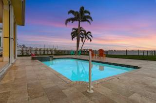 Stunning River View, Heated Pool & Spa - Million Dollar View - Roelens - Cape Coral - 9