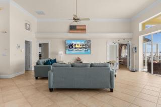 Stunning River View, Heated Pool & Spa - Million Dollar View - Roelens - 2