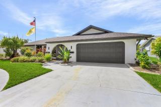 Waterfront living - Sleeps 16, Two Heated Pools - 2 Tickets to Paradise - Roelens - Cape Coral - 9