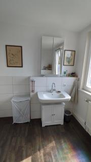 Gemütliches Zimmer am Bahnhof - Steinhagen - 3