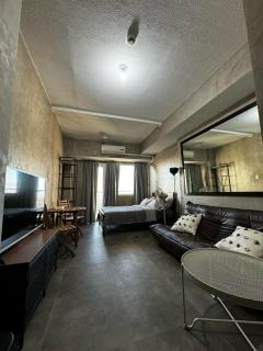 Cozy Studio 5 Mins to Sky Ranch with Pool & View - Tagaytay - 5