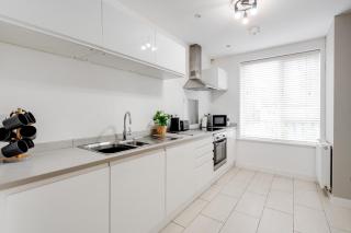 Two Bedroom Apartment By Brookland Stays Serviced Accommodation Short Lets Manchester With Free WiFi - Manchester - 1