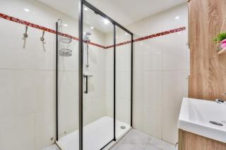 Modern 2BR Flat - Haut de Nice - 2