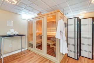 Chic Pocono Hideaway with Private Indoor Sauna - 9