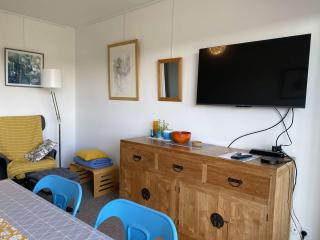 Appartement VUE MER avec WIFI, loggia, au centre de TREGASTEL - Réf 92 - 4