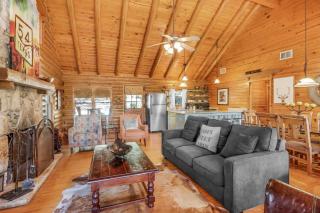 Falls Log Home - Wimberley - 4