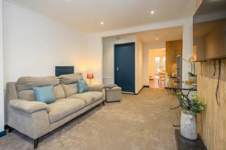 LITTLE COTO Fully Equipped South West Home By StayStaycations - Bristol - 2