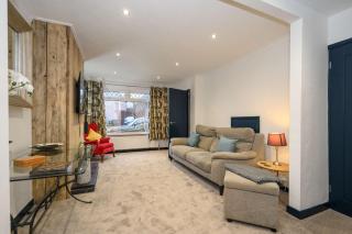 LITTLE COTO Fully Equipped South West Home By StayStaycations - Bristol - 1
