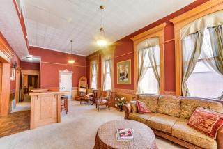 Downtown Yankton Suite Walk to Restaurants! - Yankton - 4