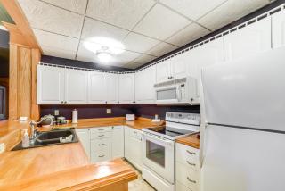 Yankton Apt 1 Mi to Mount Marty University! - Yankton - 4
