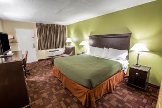 Econo Lodge Biltmore - 5