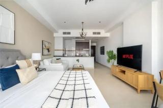 Luxurious Studio Apartment with Canal View in Court Tower - 8