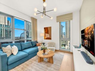 The Skyline Suite Luxury Downtown Retreat - Dubai - 8
