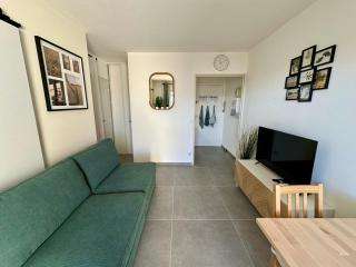 Side Ocean View Studio, 24H Check-In and Out, Air Conditioner, Close to Airport - Cagnes-sur-Mer - 8