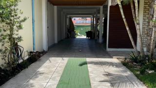 Casa espaçosa com sala de jogos interna e externa - 5