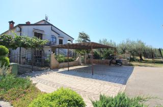 Hundefreundliches Apartment nur 250 Meter zum Strand mit mediterranem Garten - Poreč - 8