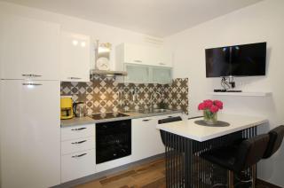 Hundefreundliches Apartment nur 250 Meter zum Strand mit mediterranem Garten - Poreč - 6