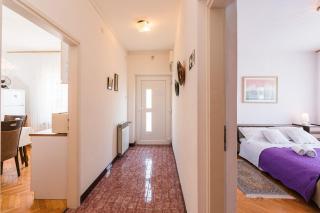 Komfortables Apartment nur 200 Meter zum Sandstrand mit Meerblick, Liegewiese, Grill - Crikvenica - 3