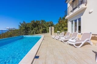 Faszinierende Villa mit traumhaften Meerblick zur Insel Krk mit Privatpool, Tischtennis, Billard, Grill - Šmrika - 1