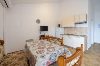 Helles Apartment nur 100 Meter zum Strand mit Meerblick - Crikvenica - 4