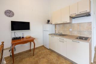 Helles Apartment nur 100 Meter zum Strand mit Meerblick - Crikvenica - 3