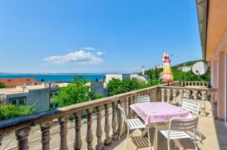 Preiswertes Apartment nur 100 Meter zum Strand mit Meerblick - Crikvenica - 0
