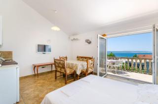 Preiswertes Apartment nur 100 Meter zum Strand mit Meerblick - Crikvenica - 6