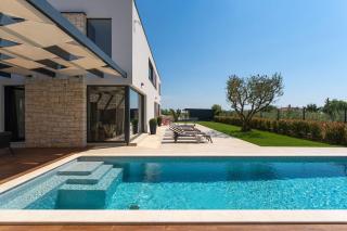 Absolute Traumvilla mit Pool, Sauna, Whirlpool, 6 Bikes, Tischtennis, Outdoor-Kueche, Grillkamin - Štuti - 7