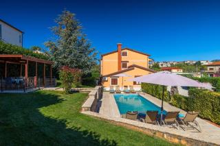 Faszinierendes Ferienhaus mit Privatpool, Volleyballfeld, Fussballplatz, Trampolin beim bekannten Radweg Parenzana - 8