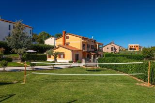 Faszinierendes Ferienhaus mit Privatpool, Volleyballfeld, Fussballplatz, Trampolin beim bekannten Radweg Parenzana - Vižinada - 7