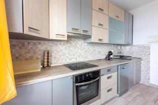 Charmantes Apartment nur 650 Meter zum Sandstrand mit zwei privaten Balkonen und Meerblick - 7