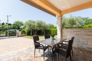 Mediterranes Apartment nur 200 Meter zum Strand mit Pool, Grillbereich, privater Terrasse, WiFi - Poreč - 3