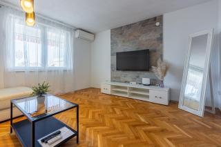 Herrliches Apartment nur 600 Meter zum Strand mit Meerblick, Pool, Grill, Waschmaschine - Crikvenica - 6