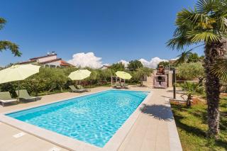 Helles Apartment nur 250 Meter zum Strand mit Meerblick, Pool, Grill, Waschmaschine - Poreč - 8