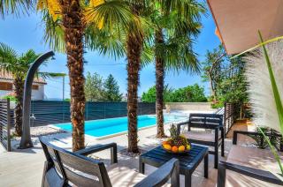 Traumhaftes Penthouse nur 400 Meter zum Strand mit beheizbarem Pool, Meerblick, Babybett, Grill - 9