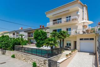 Traumhaftes Penthouse nur 400 Meter zum Strand mit beheizbarem Pool, Meerblick, Babybett, Grill - Crikvenica - 4