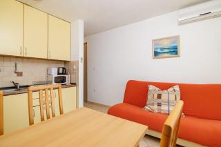 Charmantes Apartment mit Meerblick und nur 400 Meter zum Strand - Dramalj - 4
