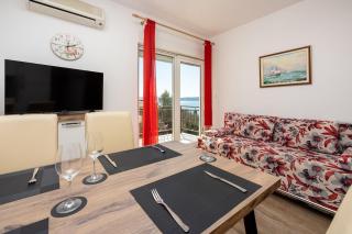 Faszienierendes Apartment nur 100 Meter zum Strand mit Jacuzzi, Sauna, Meerblick - Dramalj - 4