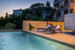 Atemberaubendes Apartment direkt am Meer mit Pool, Meerblick, Aussendusche, Liegen - Crikvenica - 0