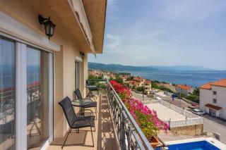 Modernes Apartment nur 300 Meter zum Strand mit Meerblick, Pool, Grill - hundefreundlich - Novi Vinodolski - 6
