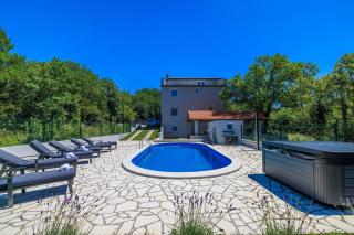 Atemberaubende Villa mit Whirlpool, Privatpool, Aussendusche, Fitnessraum, Waschmaschine - Tribalj - 8