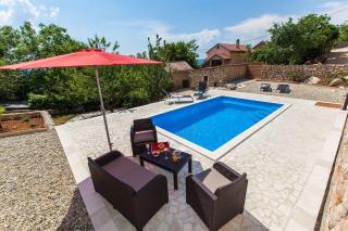 Rustikales Steinhaus mit Privatpool, Grill, Terrasse, Liegen, Aussendusche - Grižane - 9