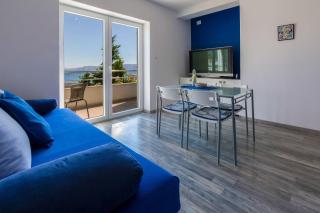 Traumhaftes Apartment direkt am eigenen Strand mit privatem Balkon, Meerblick, Klima, WiFi - Novi Vinodolski - 4
