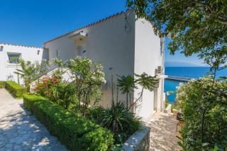 Traumhaftes Apartment direkt am eigenen Strand mit privatem Balkon, Meerblick, Klima, WiFi - Novi Vinodolski - 3