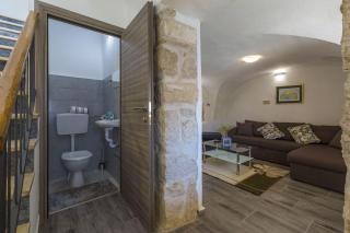 Bezaubernde Villa mit beheizten Privatpool, BBQ, Spielplatz, Waschmaschine - Tribalj - 1
