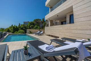 Exquisites Apartment direkt am Meer mit Pool, Meerblick, privater Balkon, Liegen - Crikvenica - 5