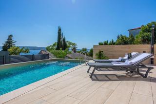 Exquisites Apartment direkt am Meer mit Pool, Meerblick, privater Balkon, Liegen - Crikvenica - 4